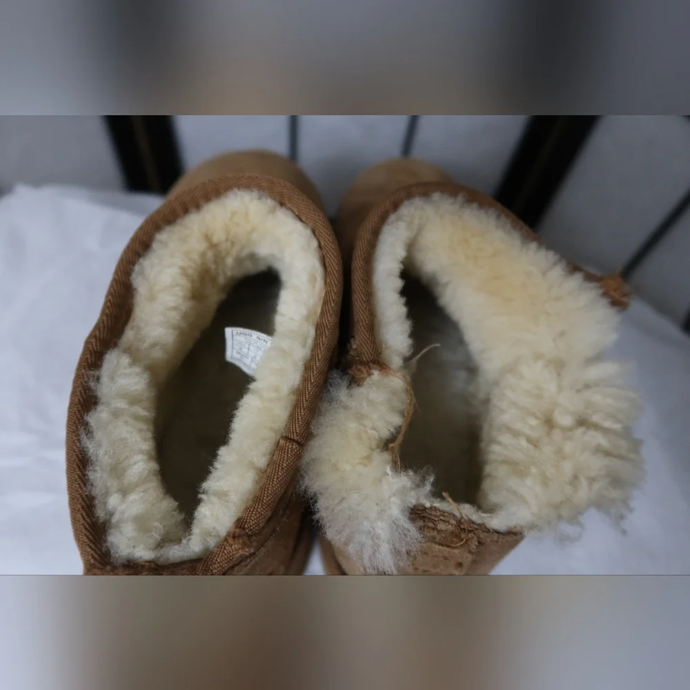 UGG Men's Chestnut Suede Slip-On Boots Size 8